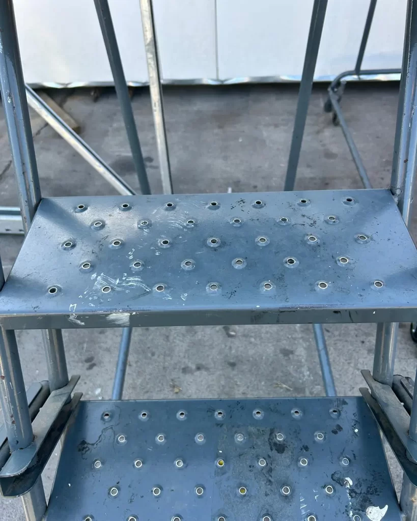 BALLYMORE 5 STEP ROLLING LADDER(1)