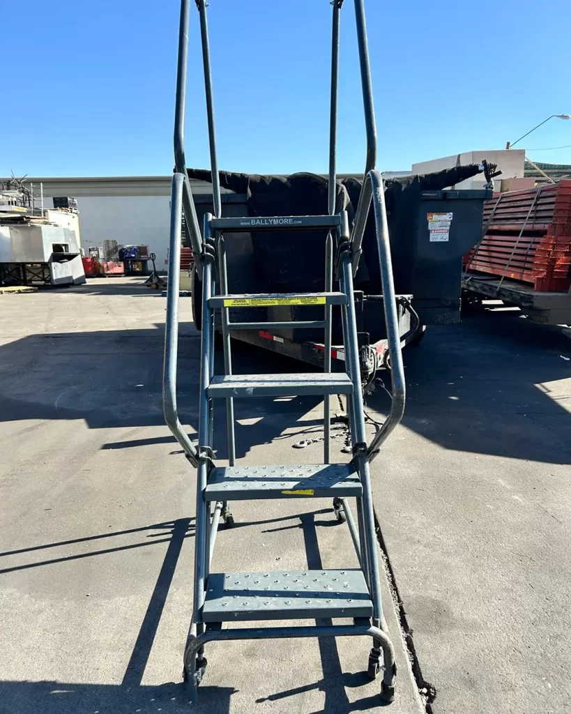 BALLYMORE 5 STEP ROLLING LADDER(11)