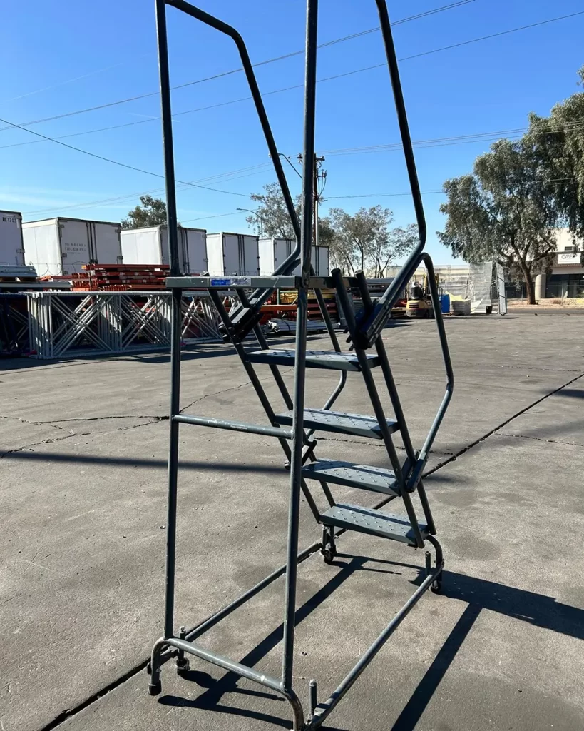 BALLYMORE 5 STEP ROLLING LADDER(5)