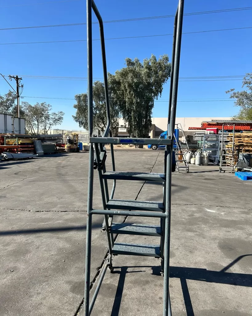 BALLYMORE 5 STEP ROLLING LADDER(7)