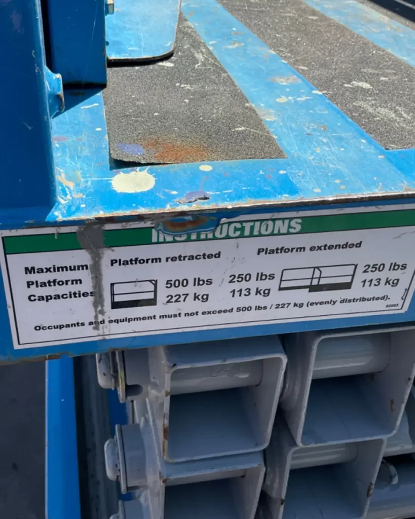 BLUE SCISSOR LIFT, GENIE _ GS-1930(11)