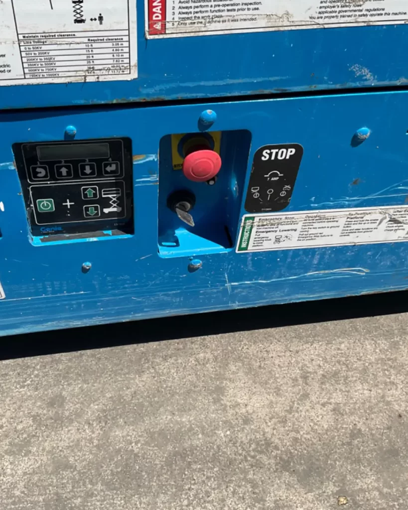 BLUE SCISSOR LIFT, GENIE _ GS-1930(13)