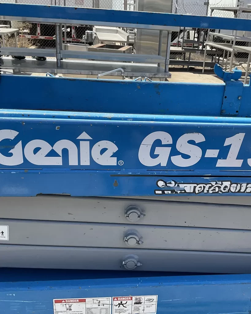 BLUE SCISSOR LIFT, GENIE _ GS-1930(3)