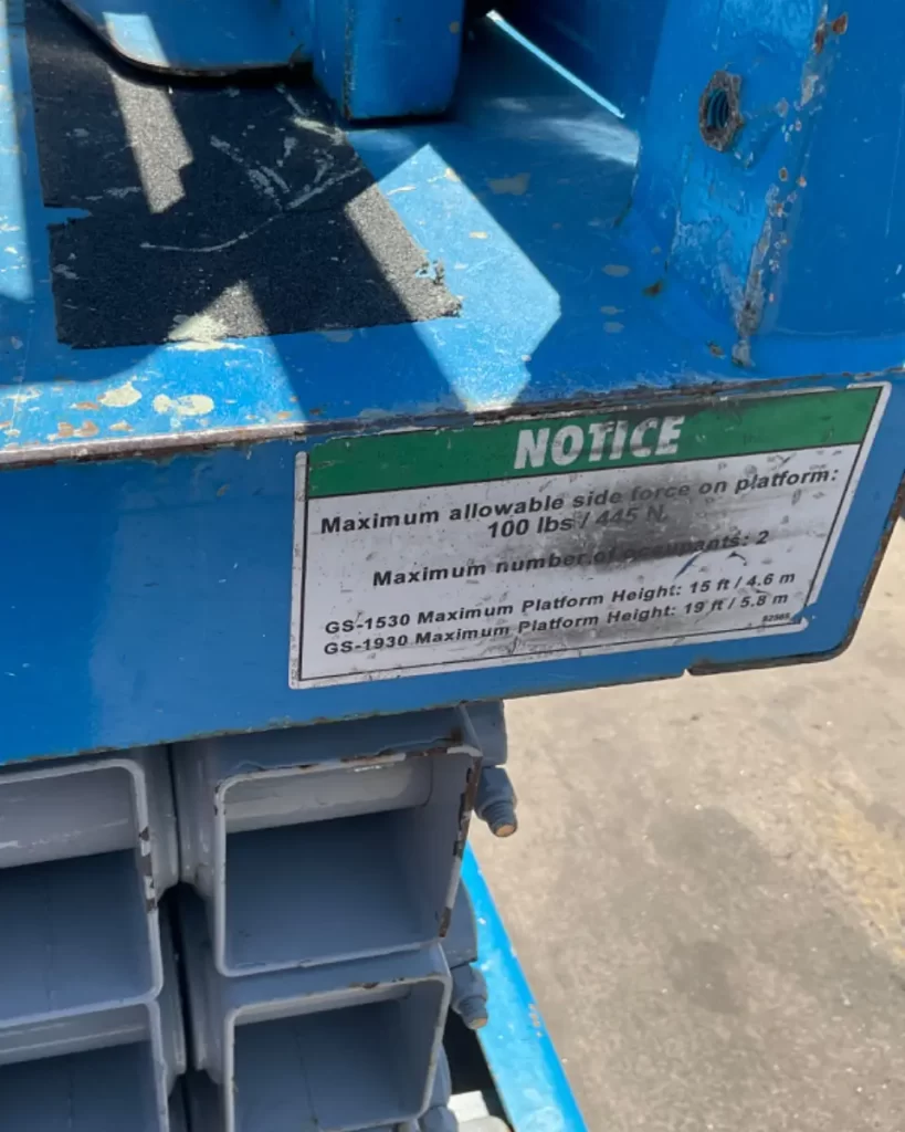 BLUE SCISSOR LIFT, GENIE _ GS-1930(8) copia