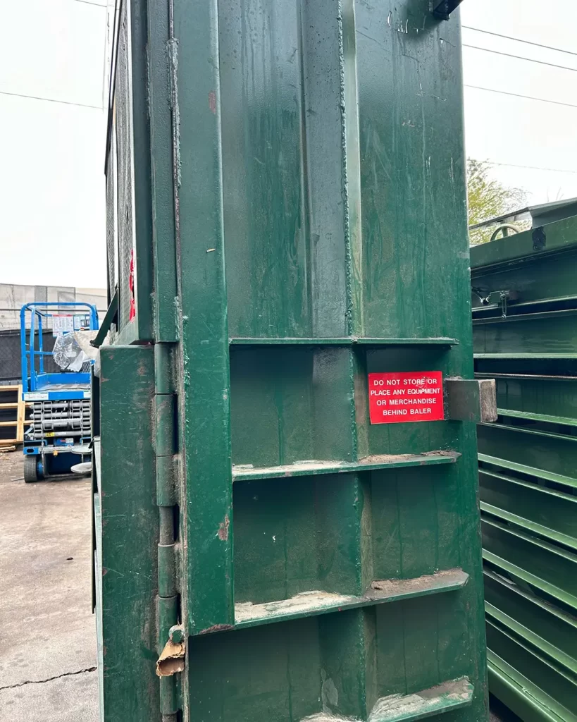 PIQUA 10 HP VERTICAL CARDBOARD BALER(3)