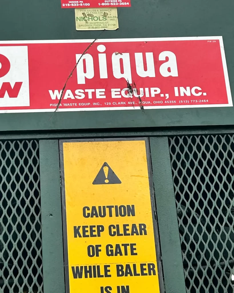 PIQUA 10 HP VERTICAL CARDBOARD BALER(8)