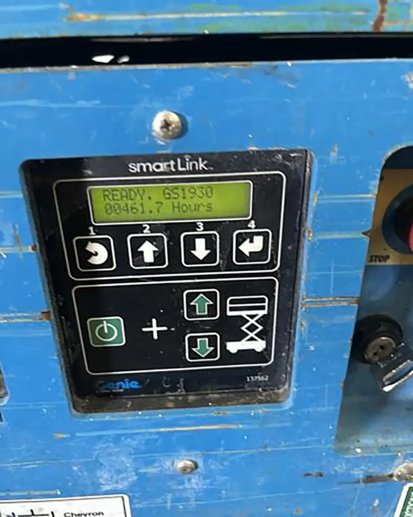 large-used-2014-genie-model-gs-1930-10