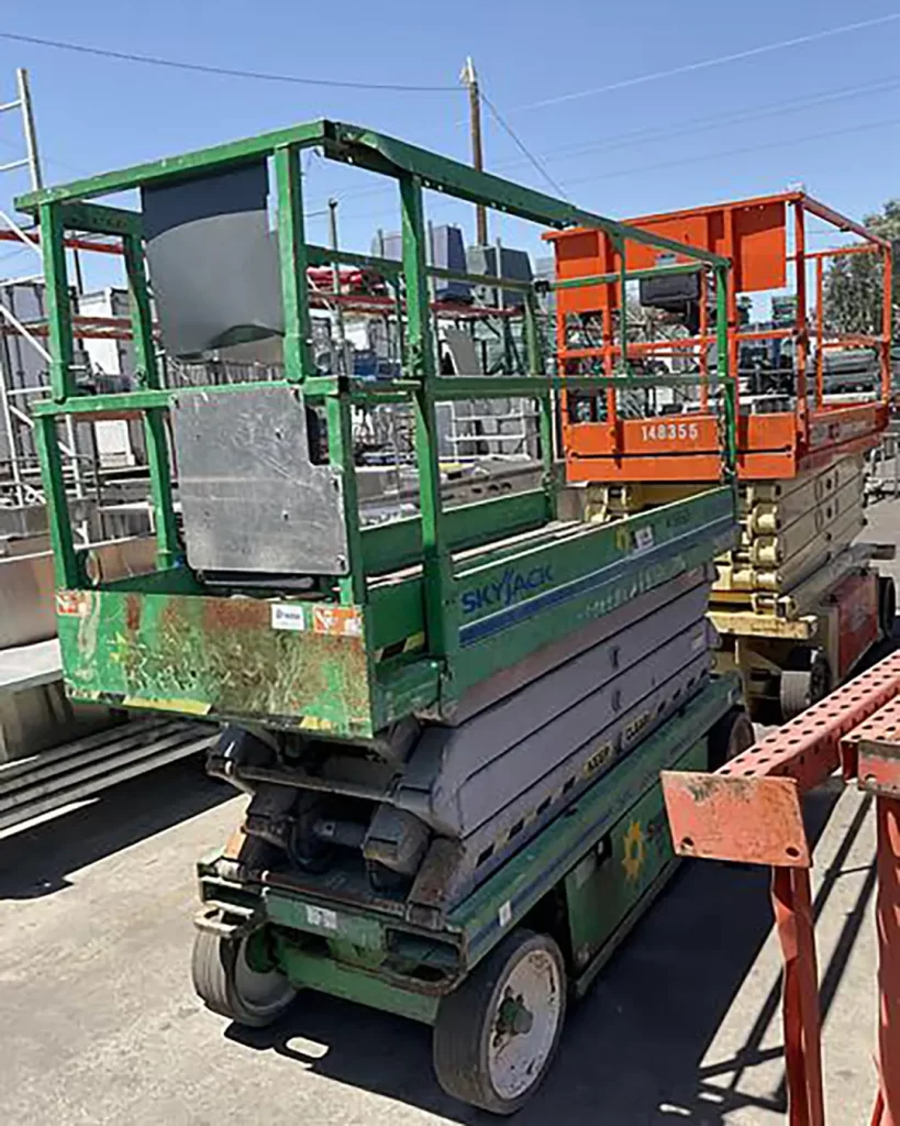 large-used-scissor-lift-green-sjiii-3226-3
