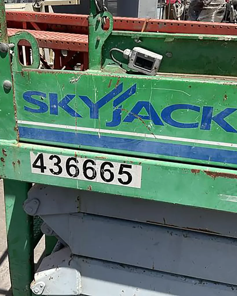 large-used-scissor-lift-green-sjiii-3226-8