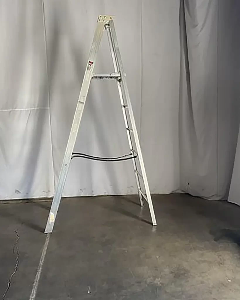 large-used-werner-6-step-aluminium-ladder-4